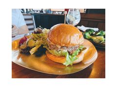 加利福尼亚汉堡-COMMUNE RESERVE幻师(华贸店)