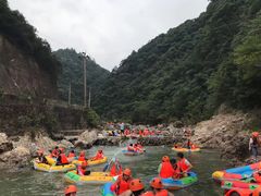 -安吉龙王山峡谷漂流