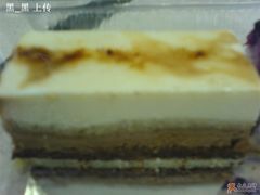 香草摩卡榛子侧面-榖屋house of flour(张江首店)