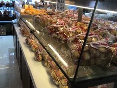 面包甜点陈列柜-九芝斋(解放路店)