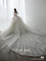 -Lady  Jane高端婚纱礼服馆