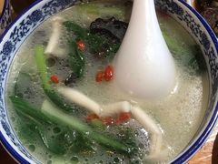 -琥珀老六龙虾(四里河店)
