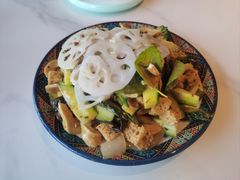 -亚伟瓦罐面美食城(淇县总店)