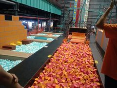 -极限PLAY运动娱乐新世界·团建派对潮玩休闲馆·室内蹦极高空游乐园