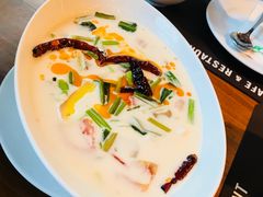 -Chom Cafe and Restaurant