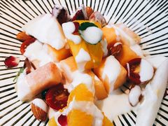 玛格丽特水果酸奶-蜜桃花开·中西融合菜E&W(南长街店)