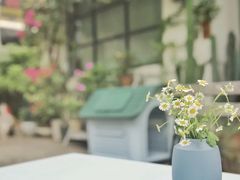 -彳亍咖啡·这里(水湾路店)