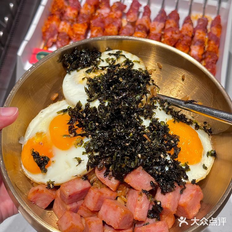 谁信啊，我竟然在烤串店里吃上烤活鳗了