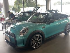 -上海宝诚中环BMW·MINI4S店