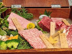 -山川小町·极番烧肉(新地假日广场店)