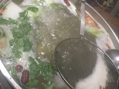 高钙牛骨原汤锅底-乡土黄·鲜牛肉火锅·小龙虾(兴业街店)