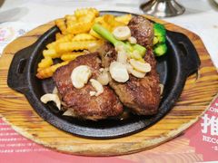 -香港新发烧腊茶餐厅(水围店)