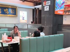 -阿瓦山寨·湘菜现炒·剁椒鱼头王(咸阳总店)