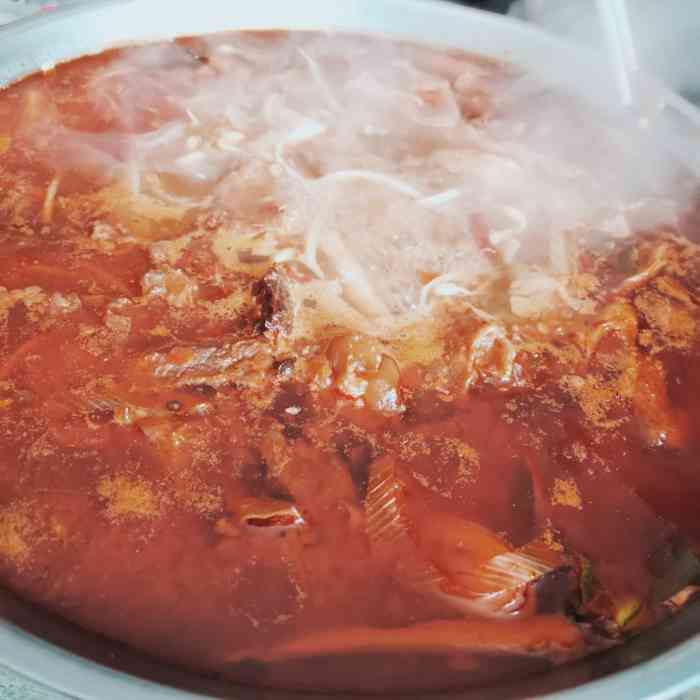 「隔板肉火锅」是我目前吃过最特别的火锅了.