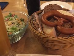 -普兰达德国餐厅·德式脆皮烤猪肘·自酿啤酒(观唐店)