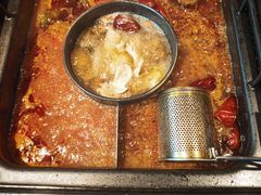 -老牌坊云南鱼豆花火锅(爱建店)