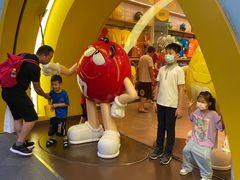 -m豆巧克力世界(上海世茂广场店)