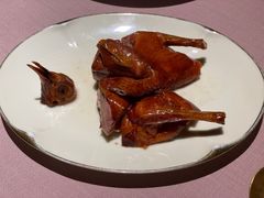 脆皮乳鸽-新荣记(南京西路店)