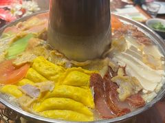 -老滇山寨•云南特色菜•地方菜•民族风情歌舞表演(金碧店)