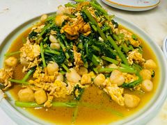 茼蒿鸡蛋炒扇贝丁-日丰园海肠水饺·老字号大连海鲜(和平广场店)