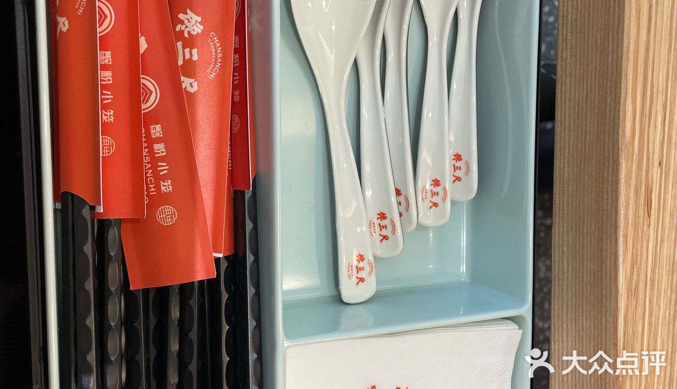 馋三尺蟹粉小笼 真材实料 好味道