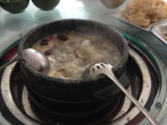 -南渝食府.墨脱石锅松茸鸡