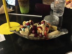-莓园冰淇淋店