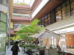 -瑞虹新天地月亮湾