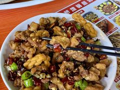 -丹水桥地锅鱼·翘嘴鲌·地方特色全鱼宴(丹江口大坝店)