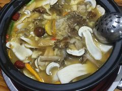 -菌之家·专业纯野生菌火锅·特色炒菌