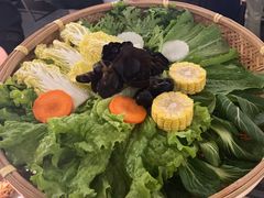 -尚尚仙·酸汤猪手·猪肚鸡火锅(华联万柳购物中心店)