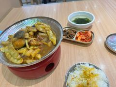 东北压锅大丰收-小木屋拌饭(西安万象天地店)