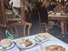 -Majestic Café