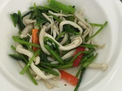 -侬佳蒸菜馆(听潮店)