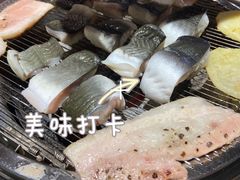 -围炉肉舍•炭烤活鳗•丹东海鲜烤肉(步行街店)