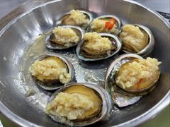 蒜蓉蒸鲍鱼-贞姨美食·老字号海鲜大排档