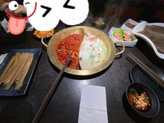 特色鸳鸯锅-锅说大脸毛肚重庆老火锅(佐阾店)