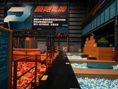 -极限PLAY运动娱乐新世界·团建派对表演休闲馆·室内高空游乐园