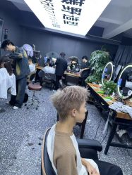 -藤野造型专业烫染接发