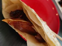 烙饼卷肘子-卤煮老北京酱肉馆