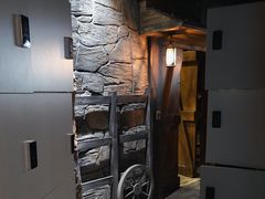 -暴风岛沉浸式体验馆(百联世纪店)