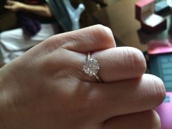 -威德钻石-克拉钻大本营(南京东路店)