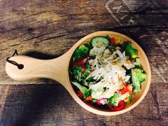 当日沙拉-HIGH FIVE哈福手工汉堡(桂林路店)