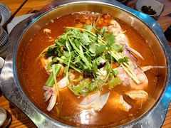 -野山舂·贵州现舂酸汤火锅(鸿通城店)