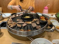 -江南猪肉商会无限续吃(弘大店)