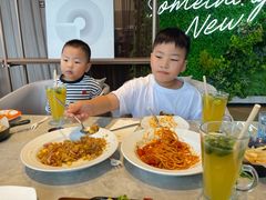 -必胜客(尹山湖歌林公园店)