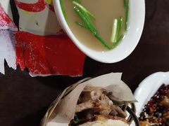 -金卯白肉罩火烧
