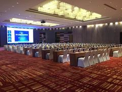 -上海滴水湖皇冠假日酒店