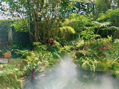 -Chom Cafe and Restaurant