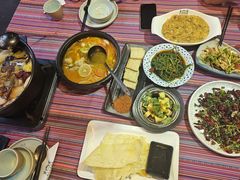 -香巴拉云南餐厅(华莱坞店)